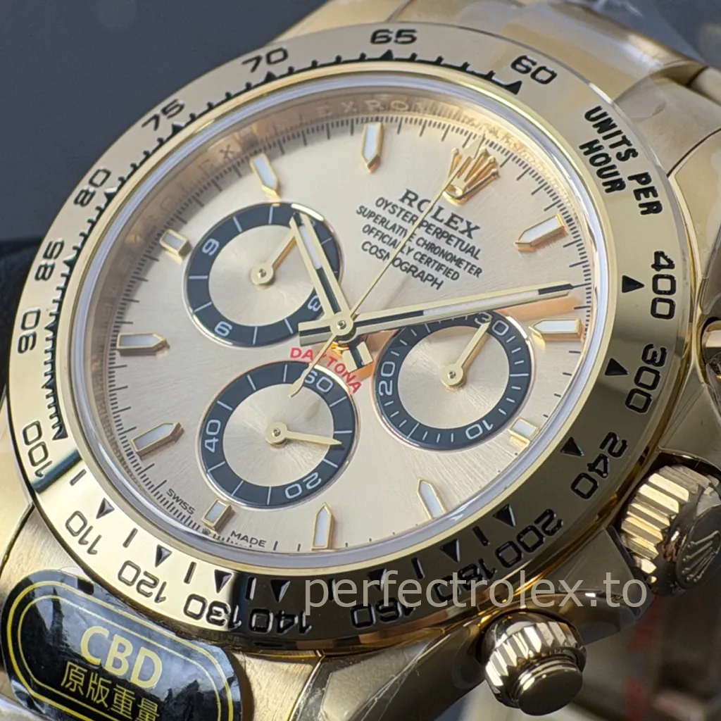 Rolex Cosmograph Daytona Oyster Perpetual chronograph in yellow gold with a champagne dial, black subdials, and engraved tachymeter bezel.