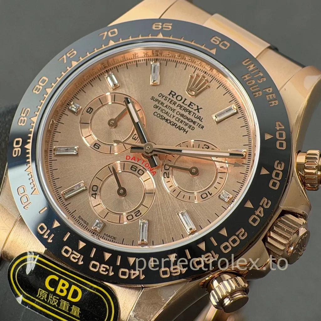 Rolex Oyster Perpetual Cosmograph Daytona in Everose gold with a champagne diamond dial, black ceramic tachymeter bezel, chronograph subdials, crown and pushers.