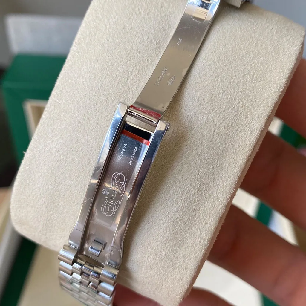 Rolex-Datejust-M278274-0020-Super-Clone-Watch-31mm-Pink-Sunray-Dial-Roman-Numeral-Markers-Buckle-Details-1