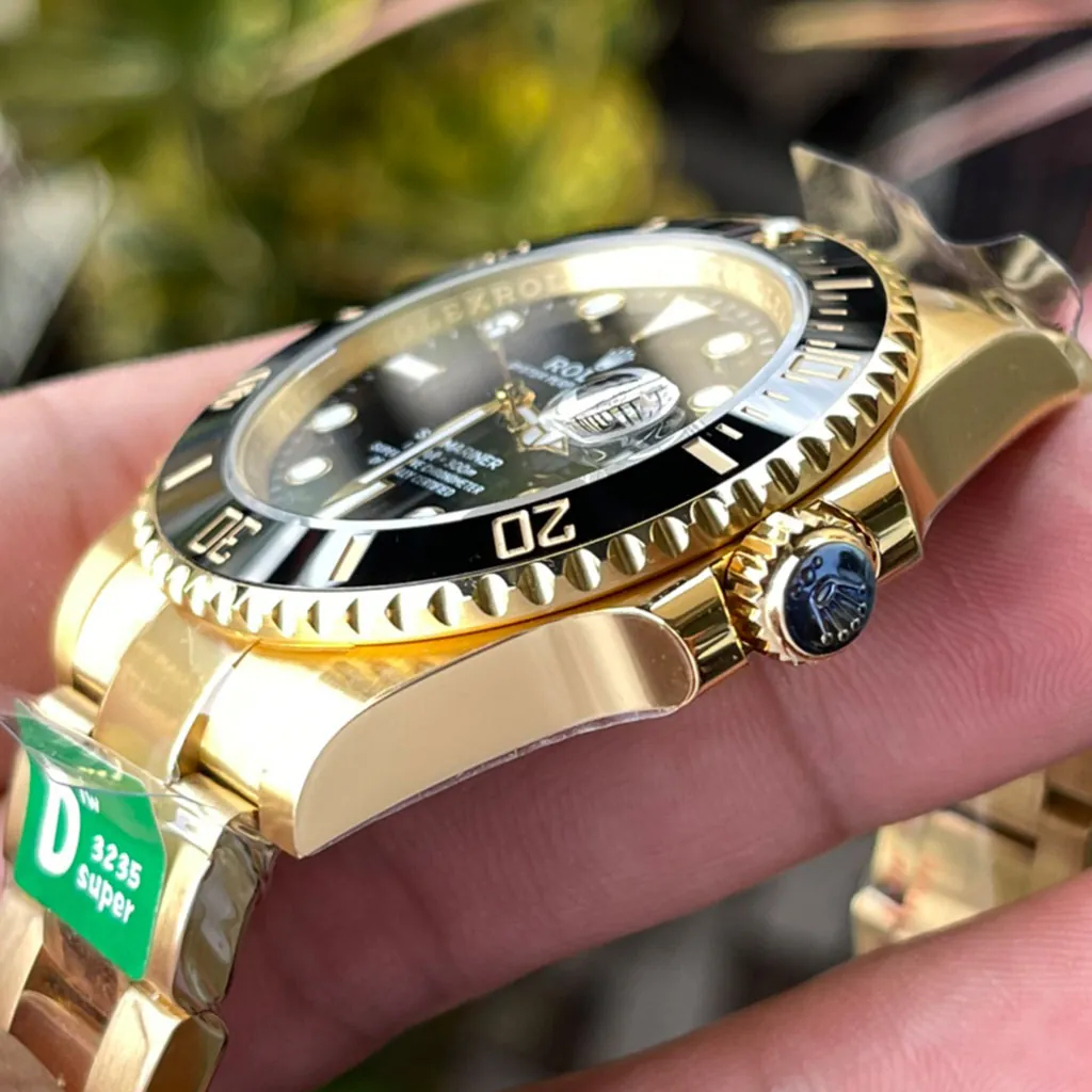 Rolex-Submariner-126618LN-Replica-Watch-41mm-Black-Dial-Gold-Tone-Ceramic-Bezel-Left-Side-View
