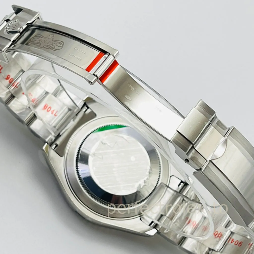 Rolex-Yacht-Master-M126622-0002-Super-Clone-Watch-40mm-Blue-Sunburst-Dial-Platinum-Style-Bezel-Buckle-Details-1