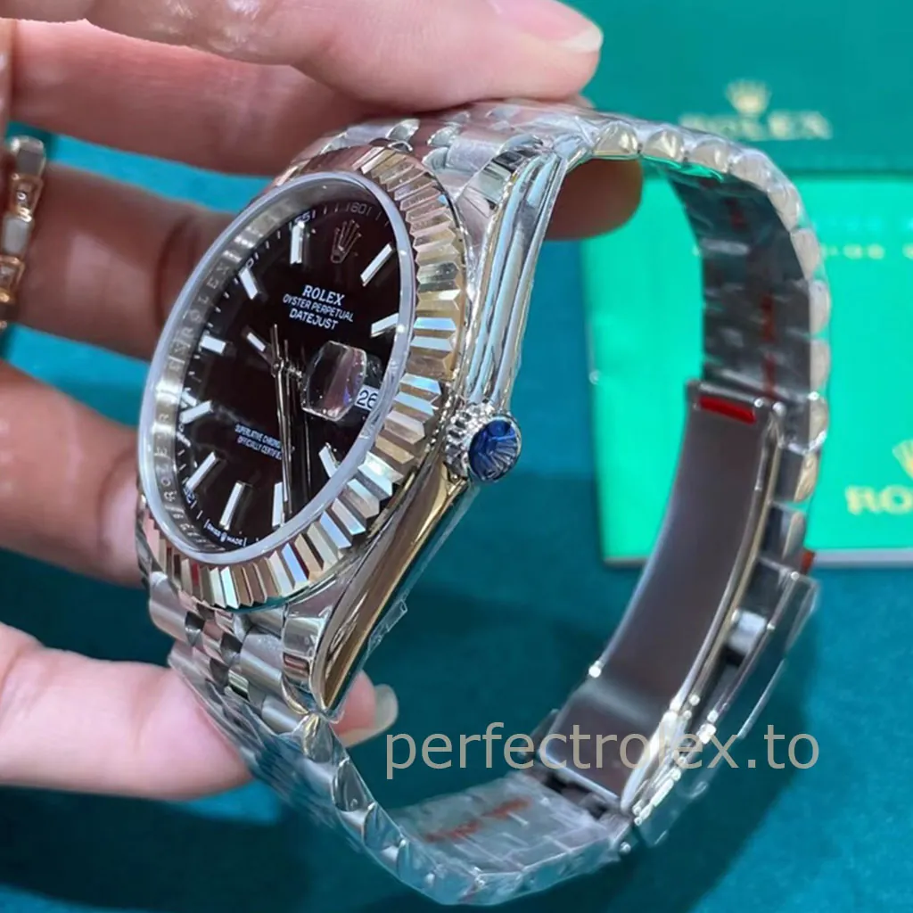 Rolex-Datejust-41-M126334-0018-Super-Clone-Watch-Black-Dial-Fluted-Bezel-Jubilee-Bracelet-Right-Side-View