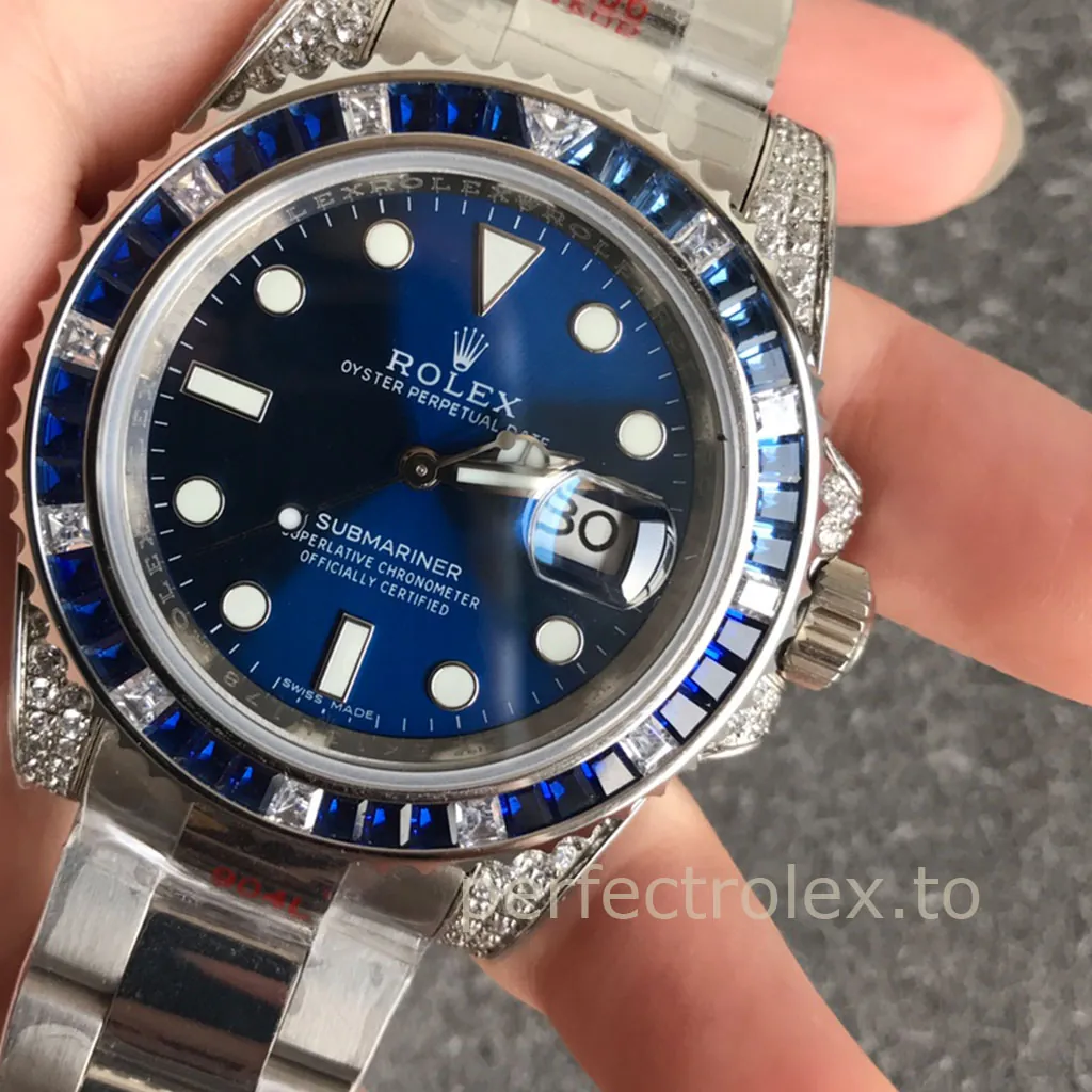 Rolex-Oyster-Perpetual-M124300-Best-Replica-Watch-41mm-Green-Dial-Oystersteel-Bracelet-Dial-Detail-1