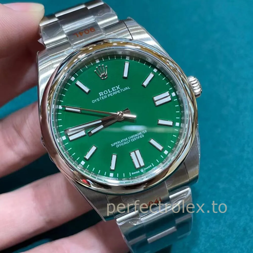 Rolex-Oyster-Perpetual-M124300-Best-Replica-Watch-41mm-Green-Dial-Oystersteel-Bracelet-Dial-Detail-1