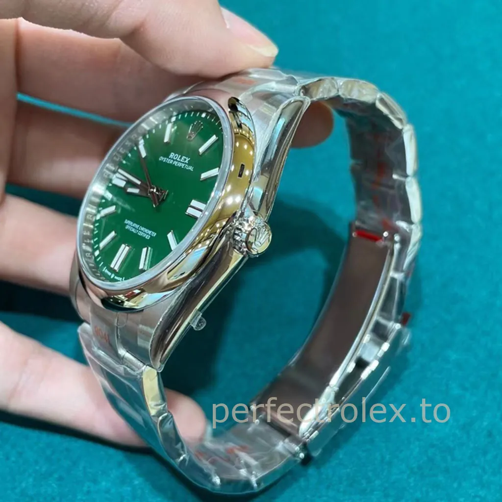 Rolex-Oyster-Perpetual-M124300-Best-Replica-Watch-41mm-Green-Dial-Oystersteel-Bracelet-Right-Side-View