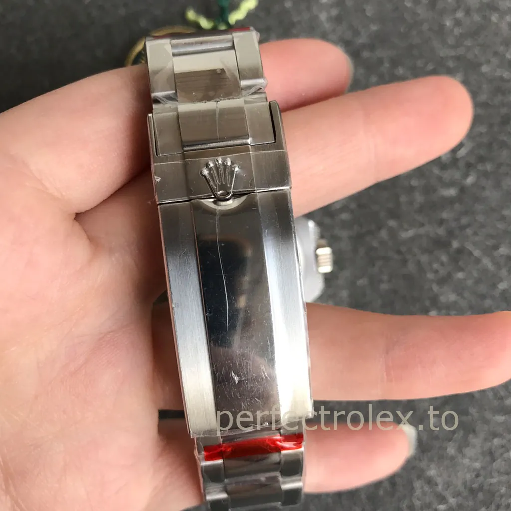 Rolex-Oyster-Perpetual-M124300-Best-Replica-Watch-41mm-Green-Dial-Oystersteel-Bracelet-Buckle-View-1