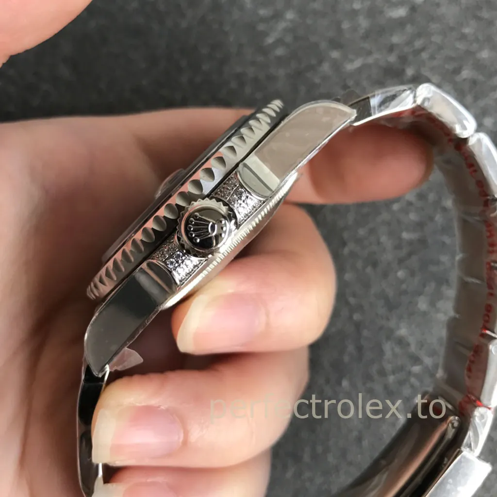 Rolex-Oyster-Perpetual-M124300-Best-Replica-Watch-41mm-Green-Dial-Oystersteel-Bracelet-Right-Side-View