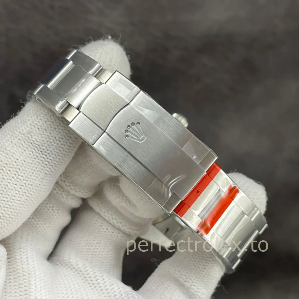 Rolex-Oyster-Perpetual-M124300-Best-Super-Clone-Luxury-Watch-41mm-Red-Dial-Oystersteel-Bracelet-Buckle-View-1