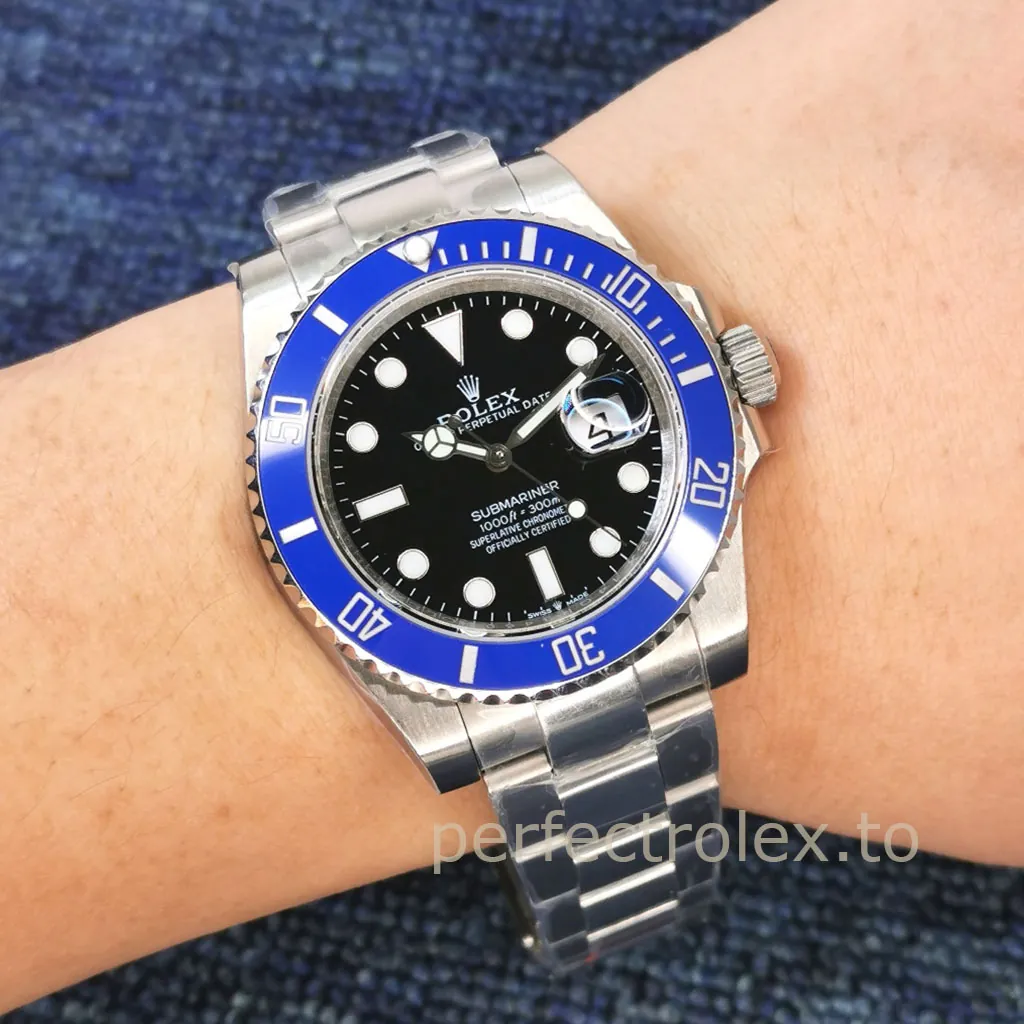 Rolex-Submariner-M126619LB-Black-Dial-Blue-Cerachrom-Bezel-41mm-Luxury-Dive-Replica-Watch-Display-Image