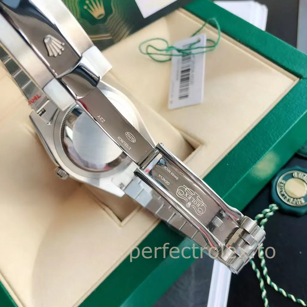 Rolex-M126334-Datejust-41mm-Roman-Numerals-Fluted-Bezel-Jubilee-Bracelet-Replica-Watch-Buckle-Details-1