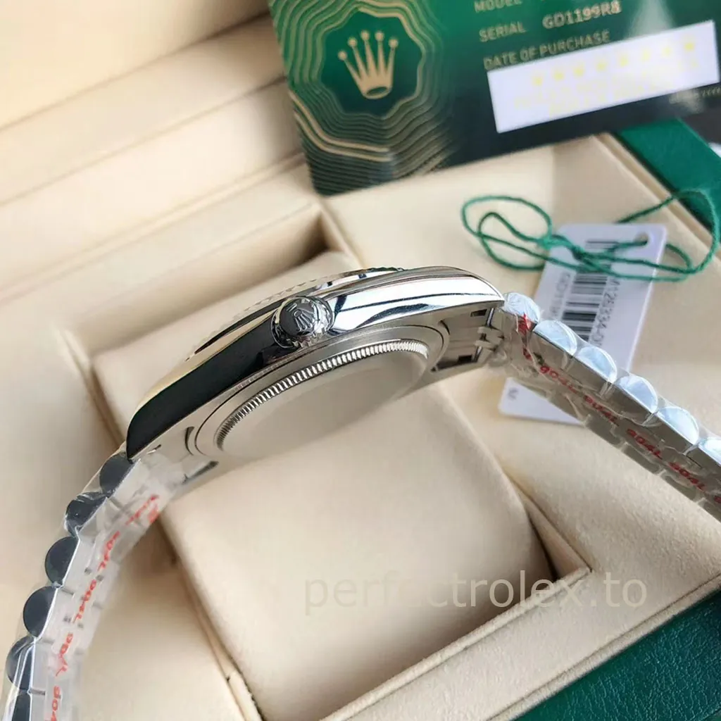 Rolex-M126334-Datejust-41mm-Roman-Numerals-Fluted-Bezel-Jubilee-Bracelet-Replica-Watch-Right-Side-View