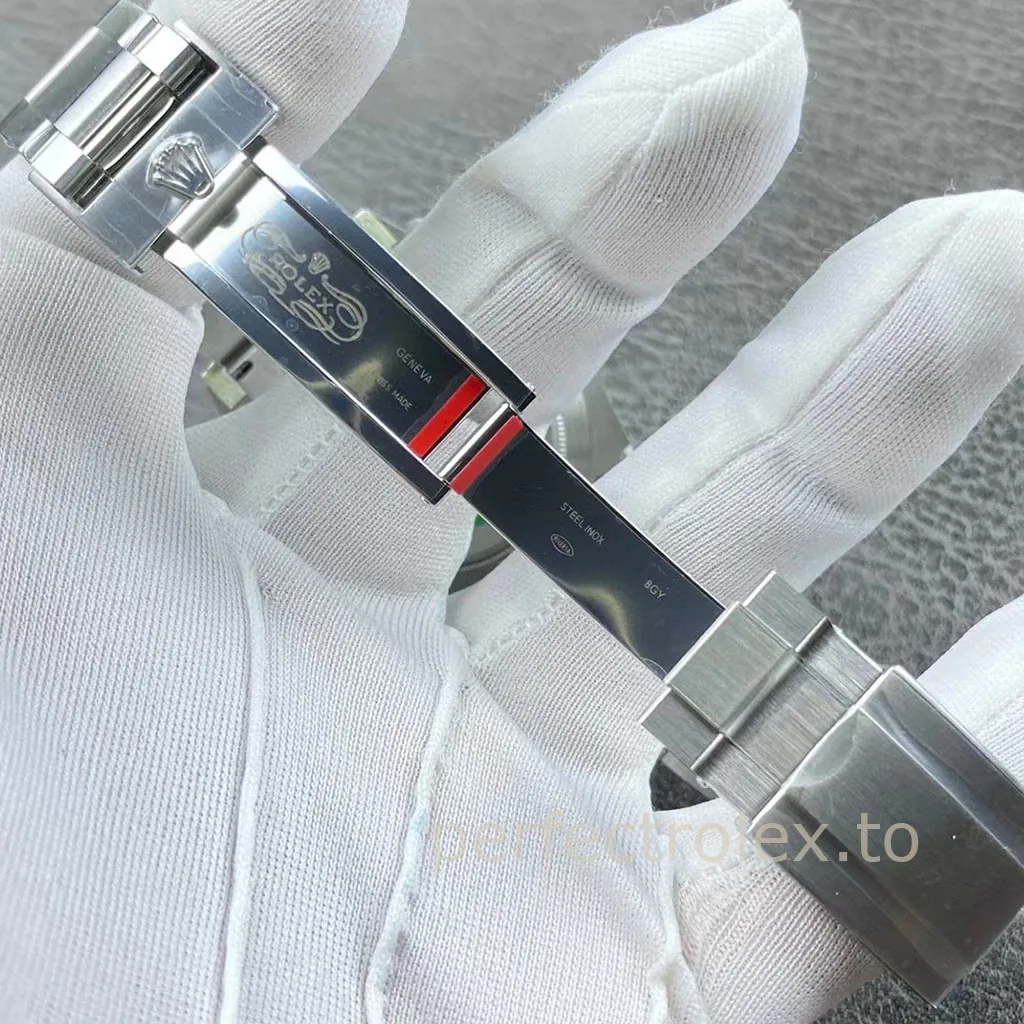 Rolex-Explorer-II-M226570-0002-Black-Dial-42mm-Oyster-Bracelet-Super-Clone-Watch-Buckle-Details-1