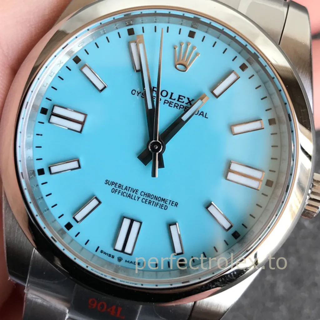 Rolex-Oyster-Perpetual-M124300-0006-41mm-Super-Clone-Watch-with-Ice-Blue-Dial-3230-Movement-Dial-Detail-1