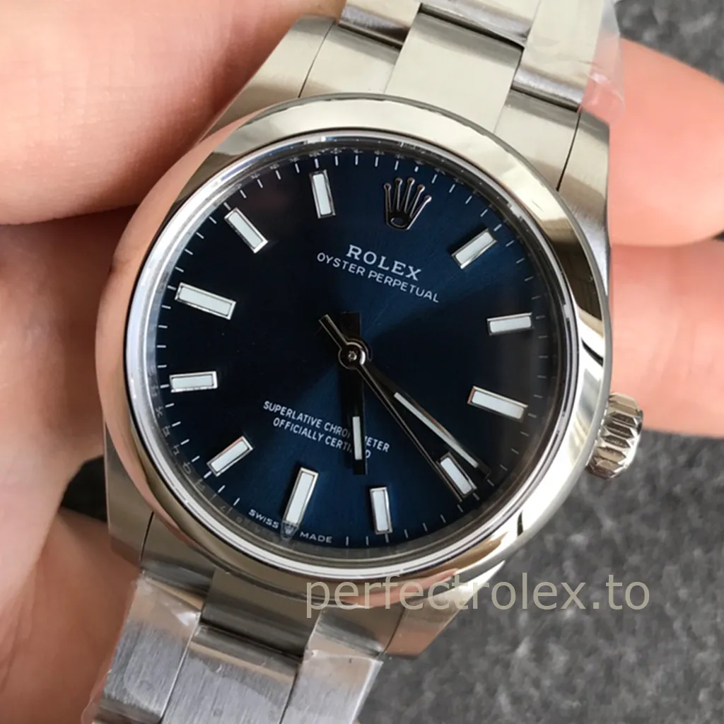 Rolex-Oyster-Perpetual-277200-0003-Replica-31mm-Blue-Dial-Minimalist-Automatic-Watch-Dial-Detail-2