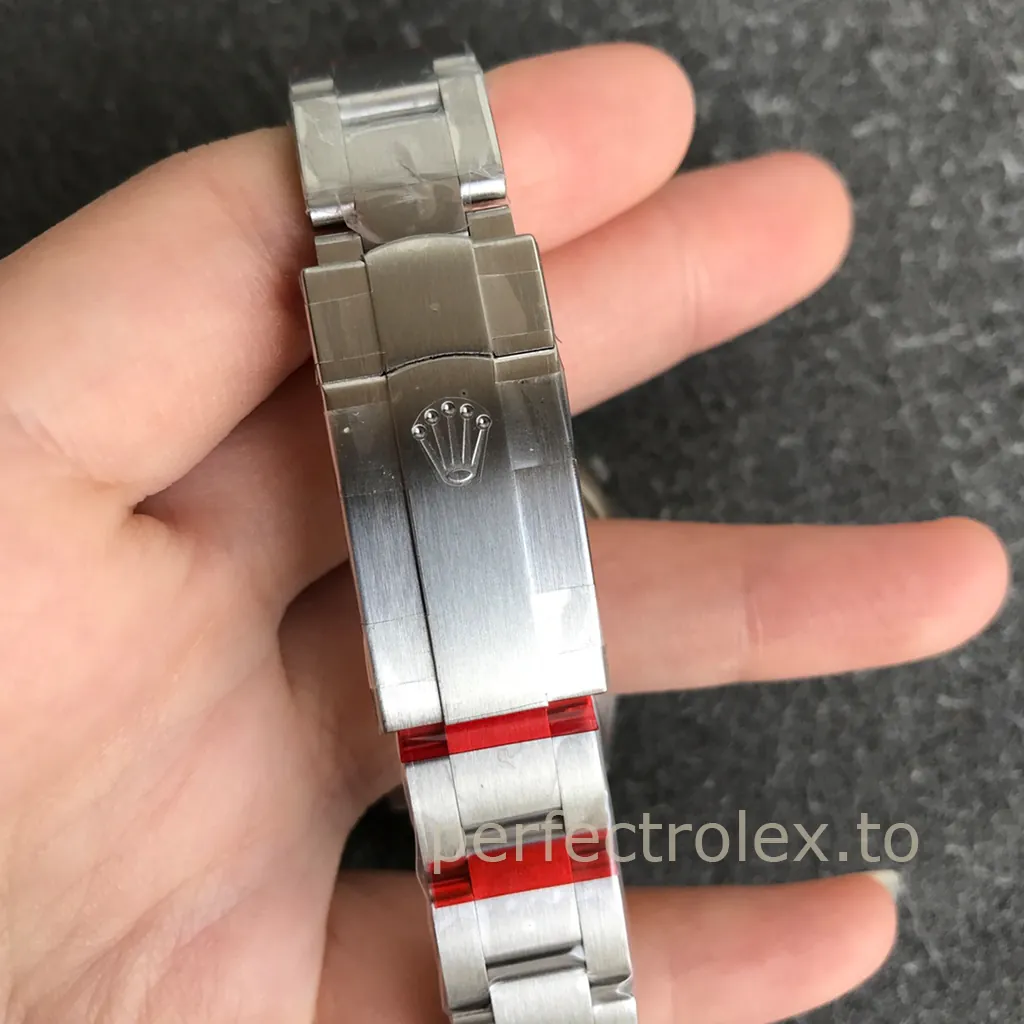 Rolex-Oyster-Perpetual-277200-0001-Super-Clone-31mm-Silver-Dial-Gold-Marker-Watch-Buckle-View-1