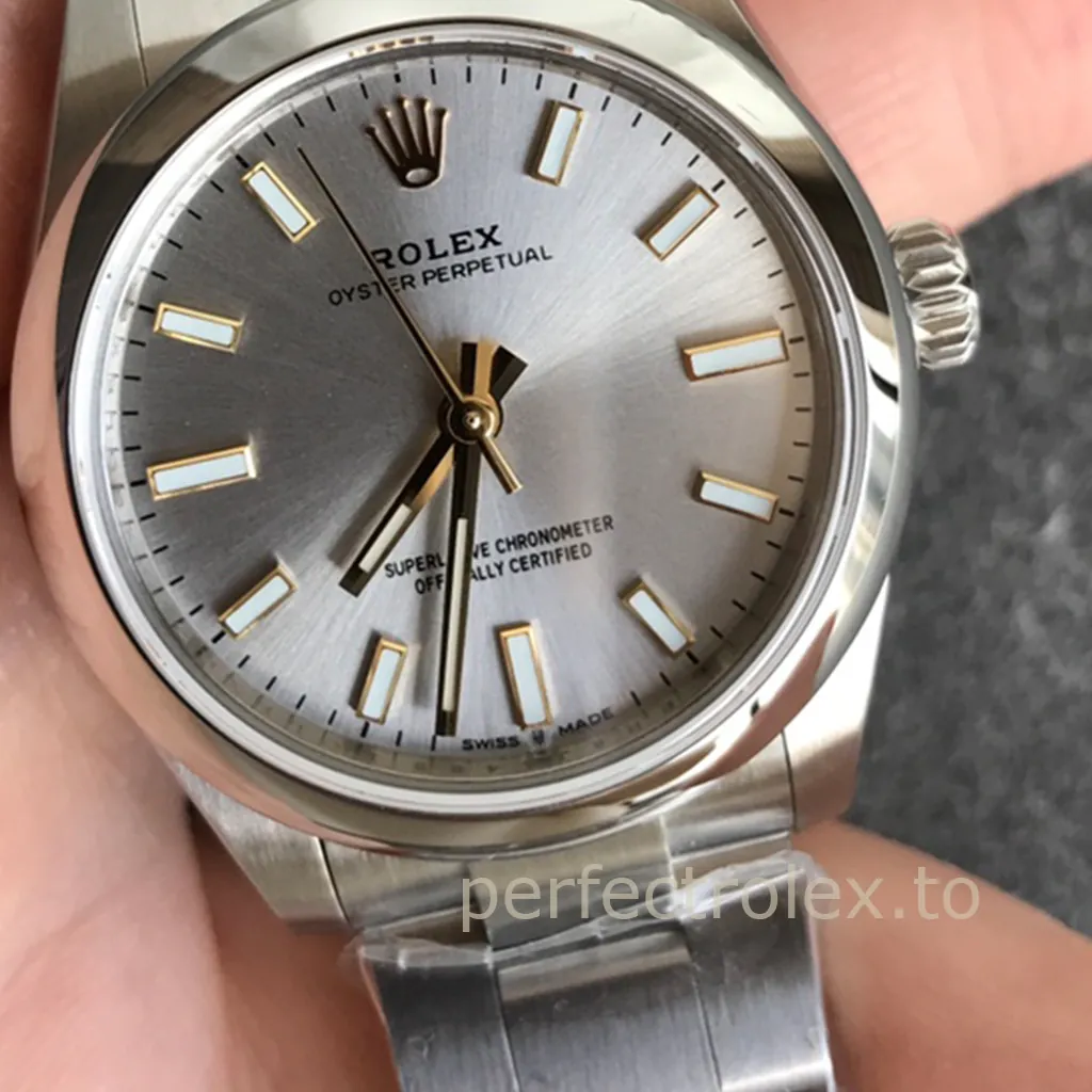 Rolex-Oyster-Perpetual-277200-0001-Super-Clone-31mm-Silver-Dial-Gold-Marker-Watch-Dial-Detail-1