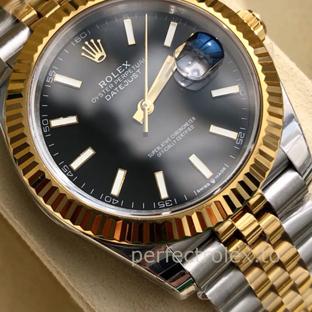 Rolex-Datejust-126333-0014-Black-Dial-41mm-Super-Clone-Watch-with-Fluted-Bezel-Dial-Detail-2