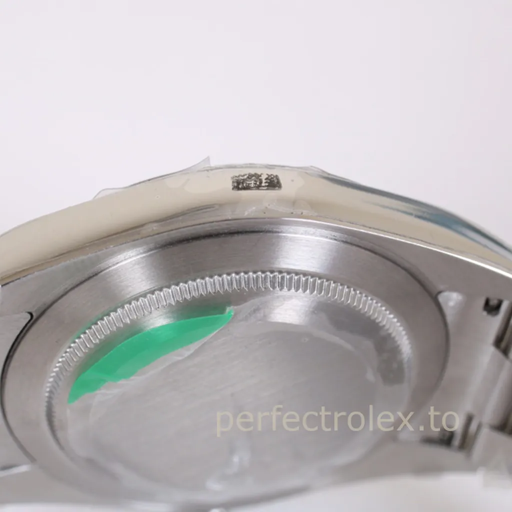 Rolex-Oyster-Perpetual-Red-Grape-Dial-114300-0002-39mm-Stainless-Steel-Super-Clone-Watch-Left-Side-View