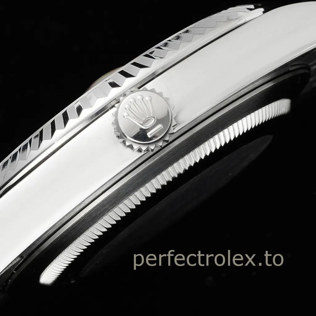 Rolex-Datejust-126334-Tiffany-Blue-Arabic-Numerals-41mm-Fluted-Bezel-Super-Clone-Watch-Right-Side-View