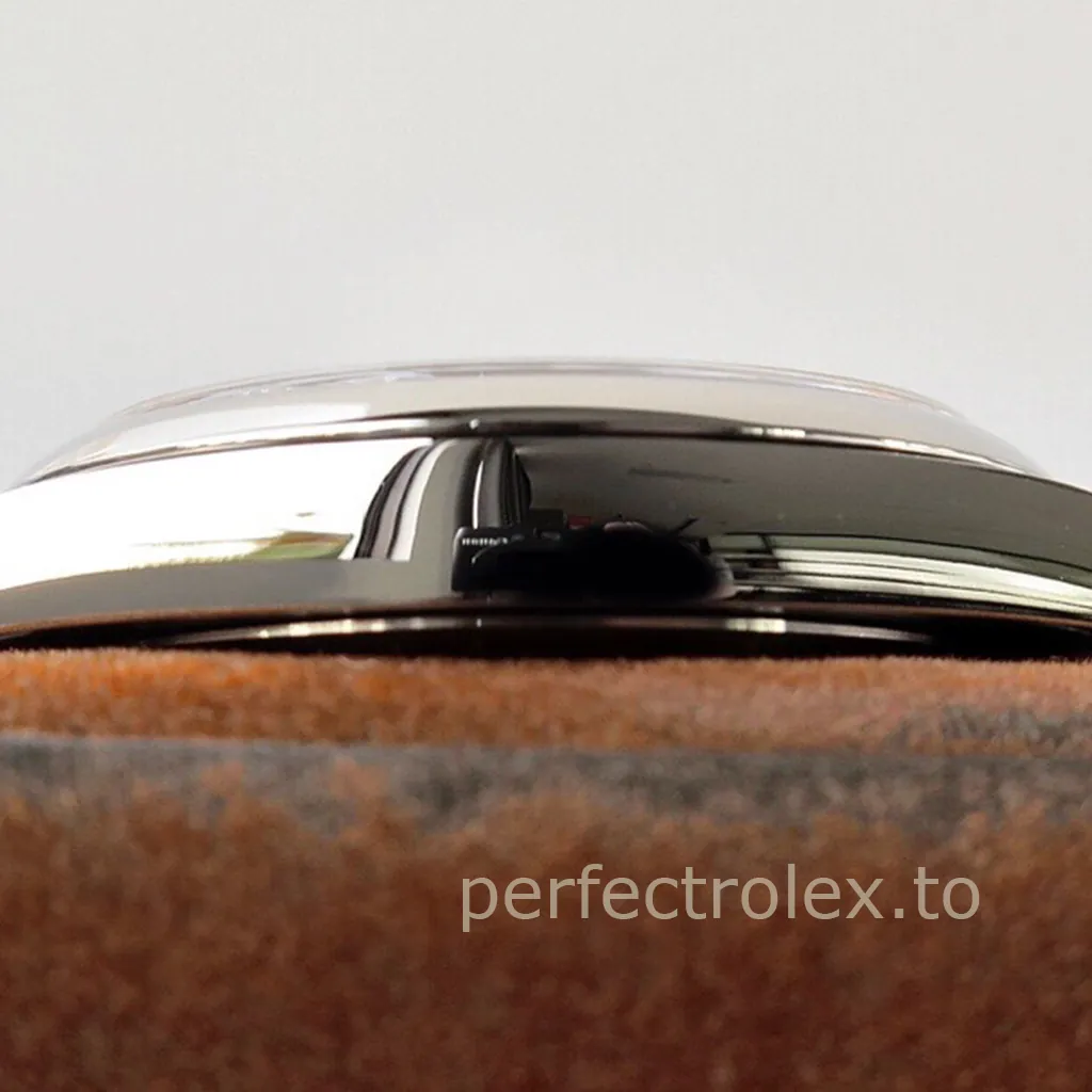 Rolex-Oyster-Perpetual-41-Black-Dial-Ref-124300-0002-41mm-Oystersteel-Calibre-3230-Replica-Watch-Left-Side-View