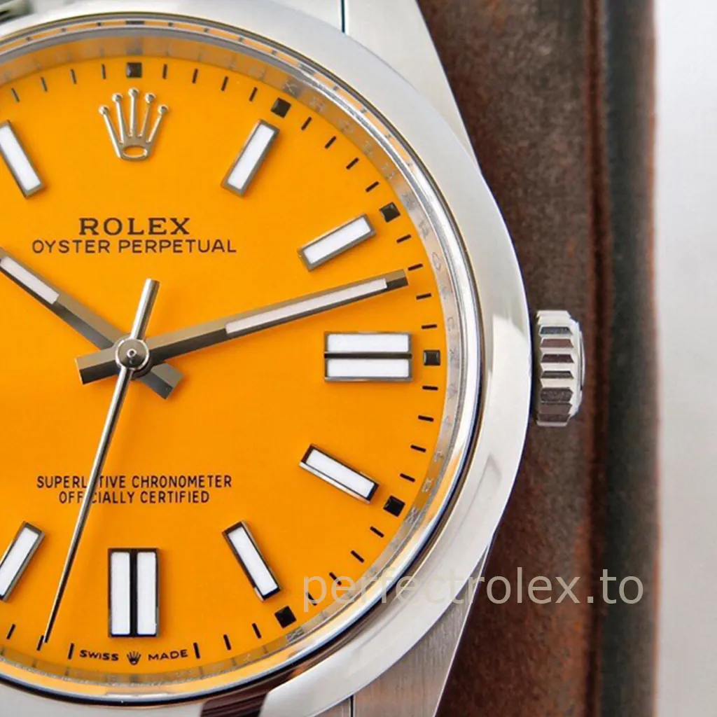 Rolex-Oyster-Perpetual-41-Ref-124300-0004-Yellow-Dial-41mm-Oystersteel-Calibre-3230-Replica-Watch-Dial-Detail-1