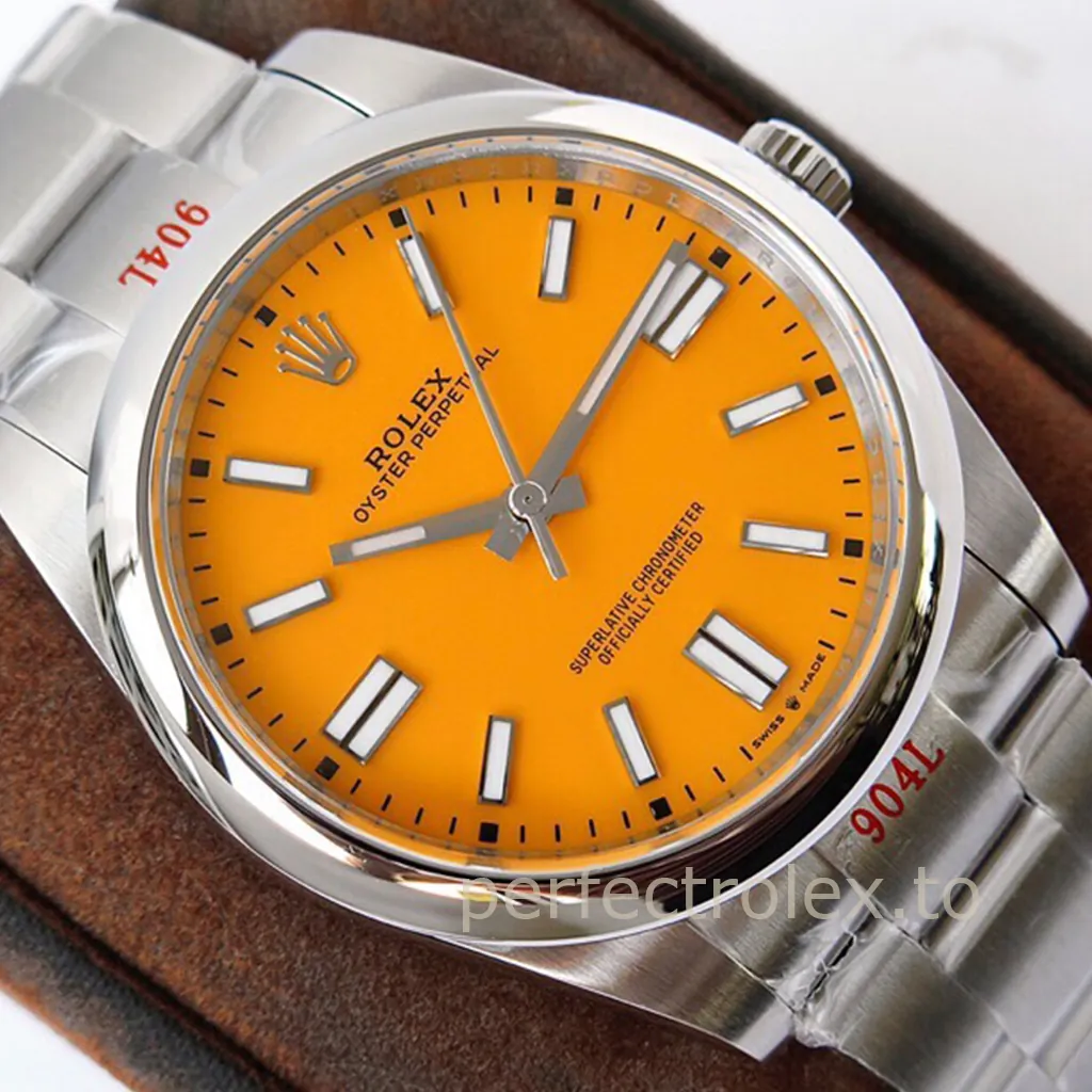 Rolex-Oyster-Perpetual-41-Ref-124300-0004-Yellow-Dial-41mm-Oystersteel-Calibre-3230-Replica-Watch-Dial-Detail-3