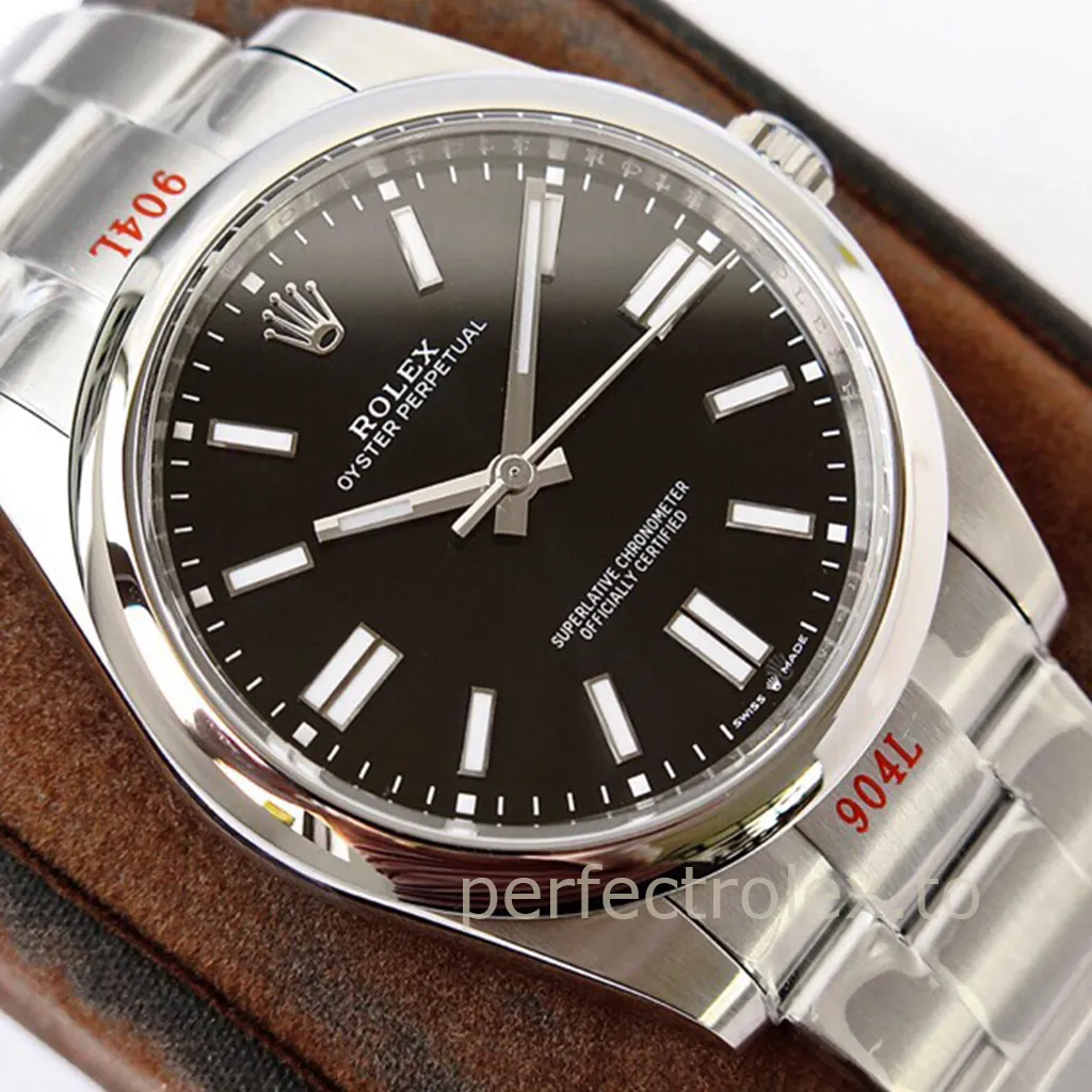 Rolex-Oyster-Perpetual-41-Black-Dial-Ref-124300-0002-41mm-Oystersteel-Calibre-3230-Replica-Watch-Dial-Detail-2