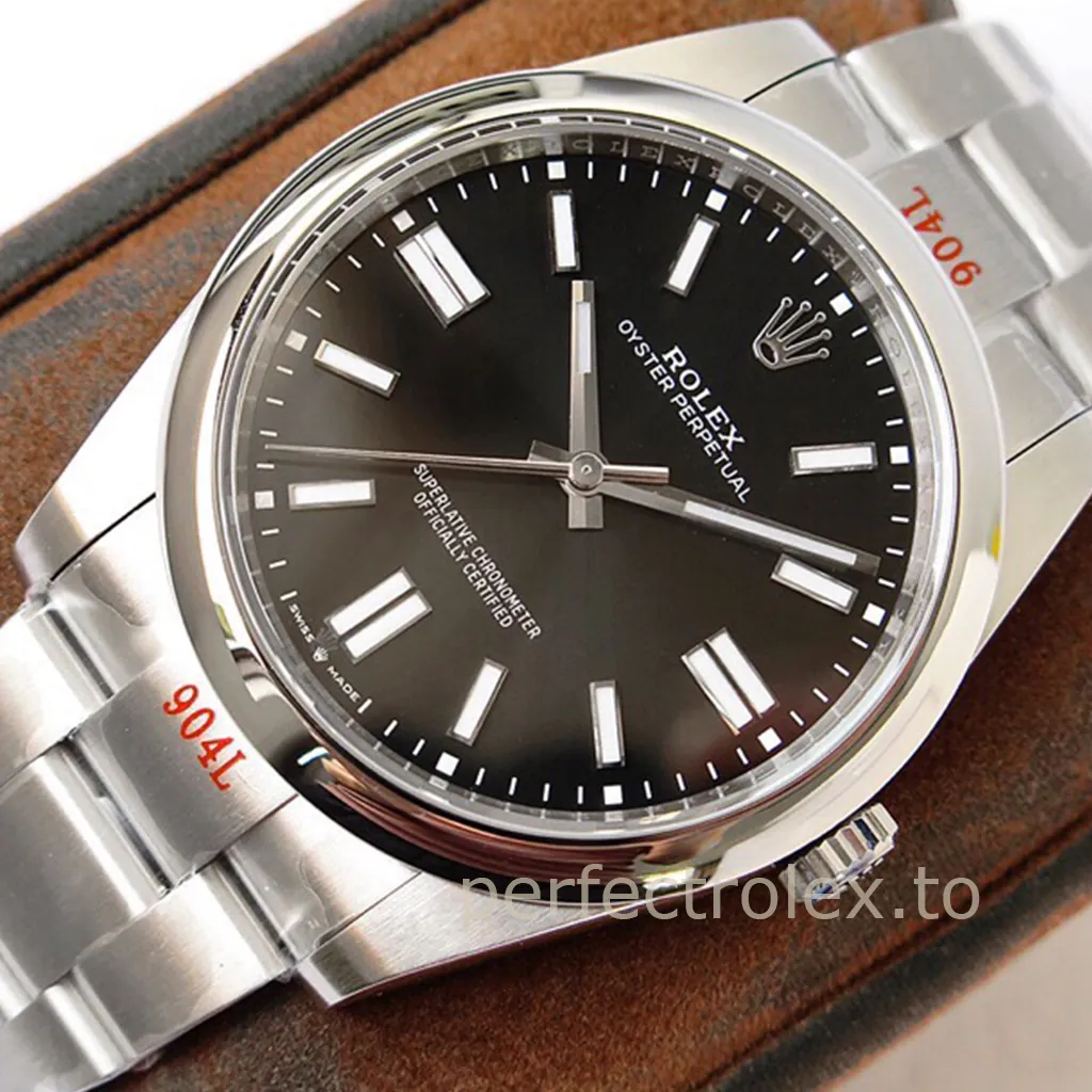 Rolex-Oyster-Perpetual-41-Black-Dial-Ref-124300-0002-41mm-Oystersteel-Calibre-3230-Replica-Watch-Dial-Detail-3