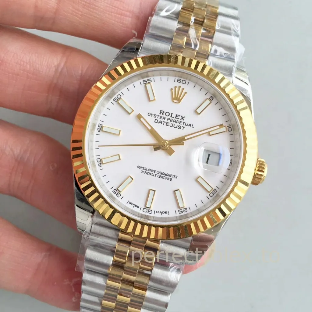Rolex-Datejust-126333-Yellow-Rolesor-41mm-White-Dial-Jubilee-Bracelet-Calibre-3235-Replica-Watch-Dial-Detail-2
