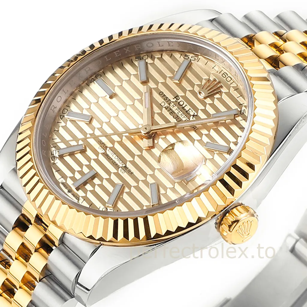 Rolex-Datejust-126333-0022-41mm-904L-Steel-Replica-Watch-Champagne-Textured-Dial-3235-Movement-Dial-Detail-1