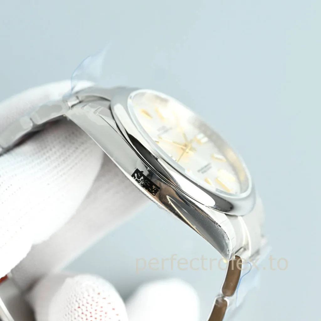 Rolex-Oyster-Perpetual-134300-0001-41mm-Silver-Sunburst-Dial-3230-Automatic-Super-Clone-Watch-Left-Side-View