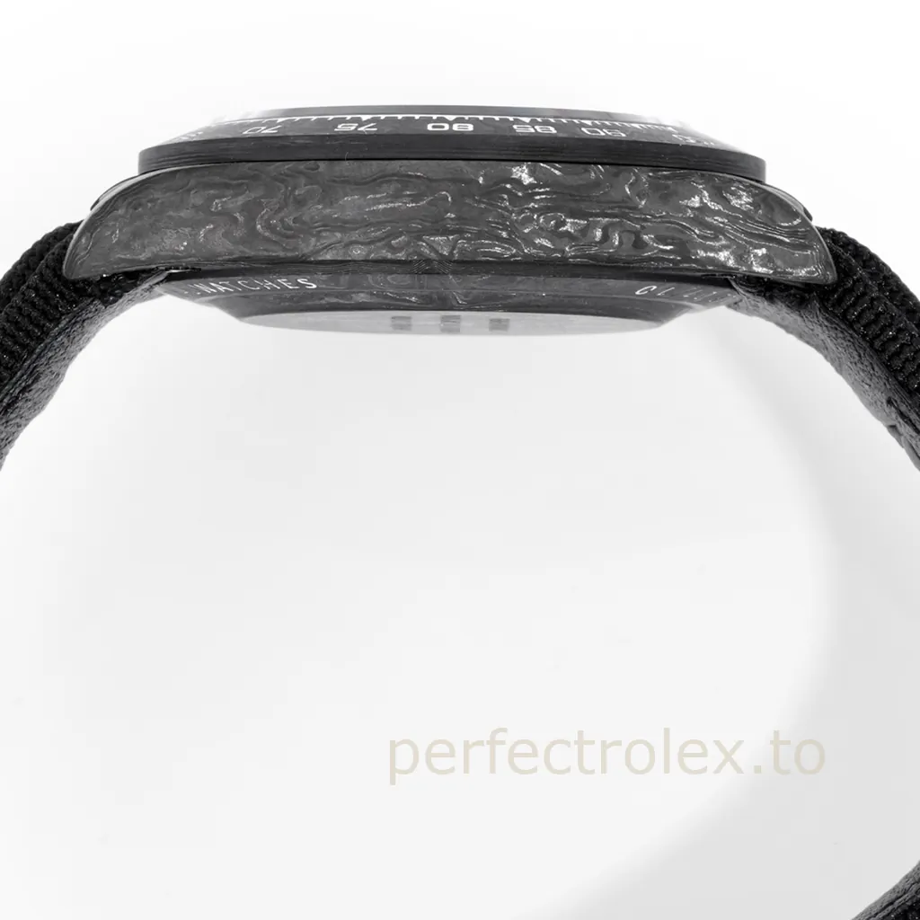 Rolex-Daytona-Carbon-Fiber-Custom-Chronograph-40mm-with-4130-Movement-Replica-Watch-Left-Side-View