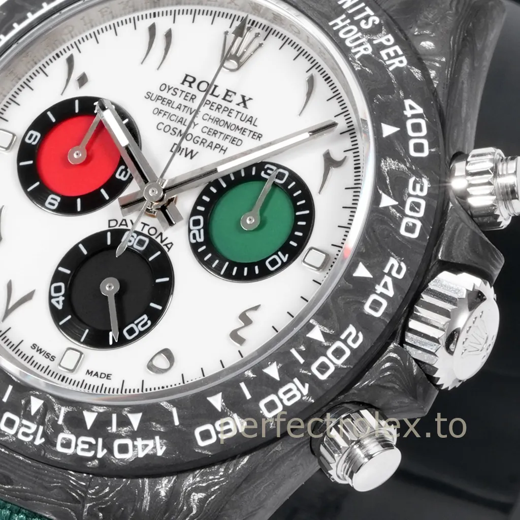 Rolex-Daytona-40mm-Carbon-Fiber-Custom-Chronograph-with-4130-Movement-Replica-Watch-Dial-Detail-2