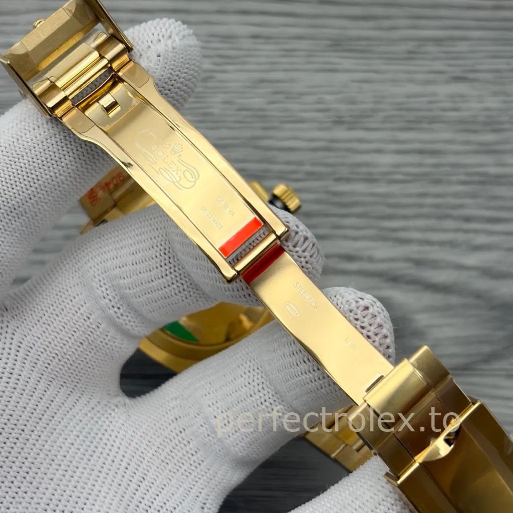 Rolex-Submariner-M126618LB-0002-41mm-Blue-Dial-Gold-Tone-904L-Steel-Automatic-Dive-Replica-Watch-Buckle-Details-1
