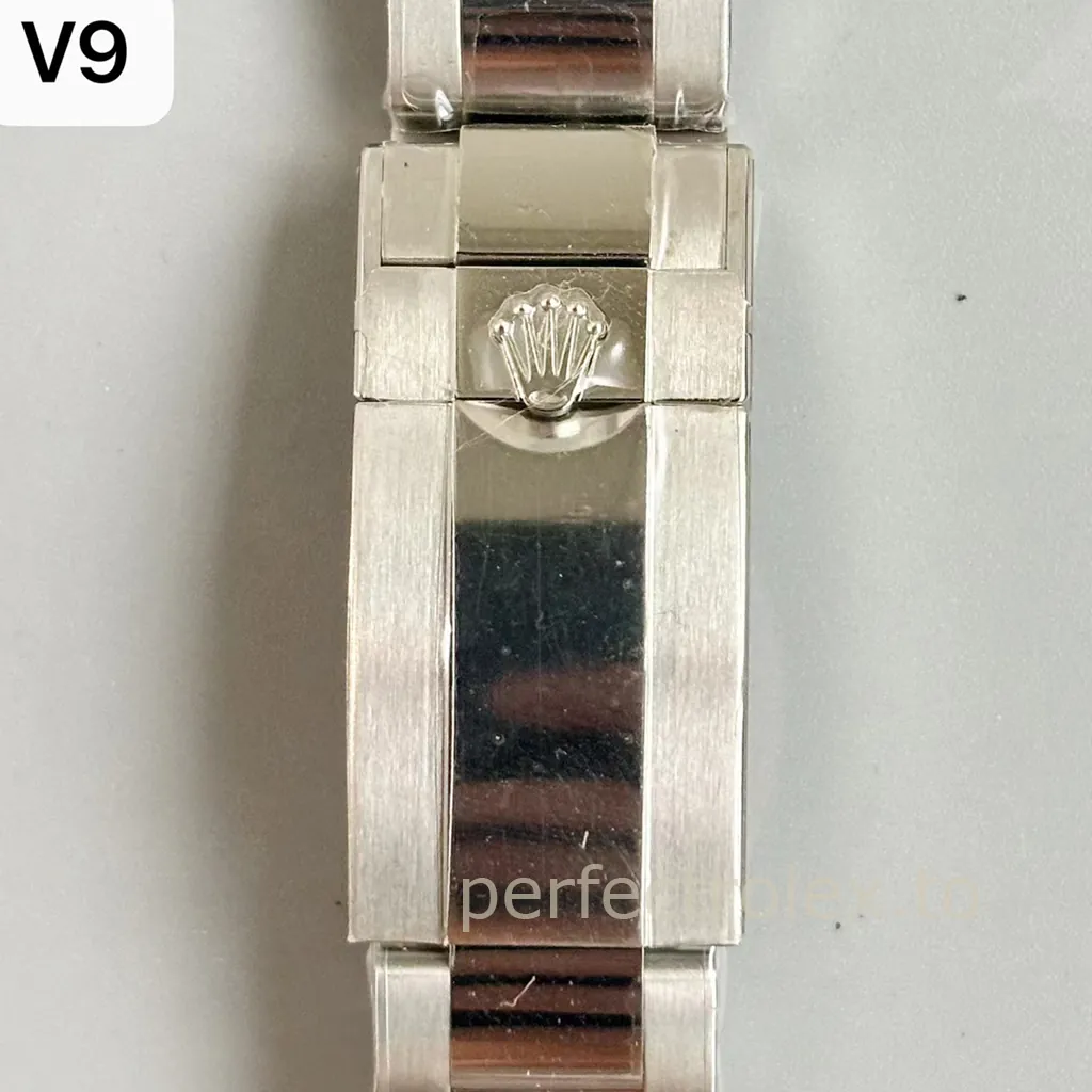 Rolex-GMT-Master-II-M126710GRNR-0004-40mm-Black-Dial-3285-Automatic-Super-Clone-Watch-Buckle-View-1