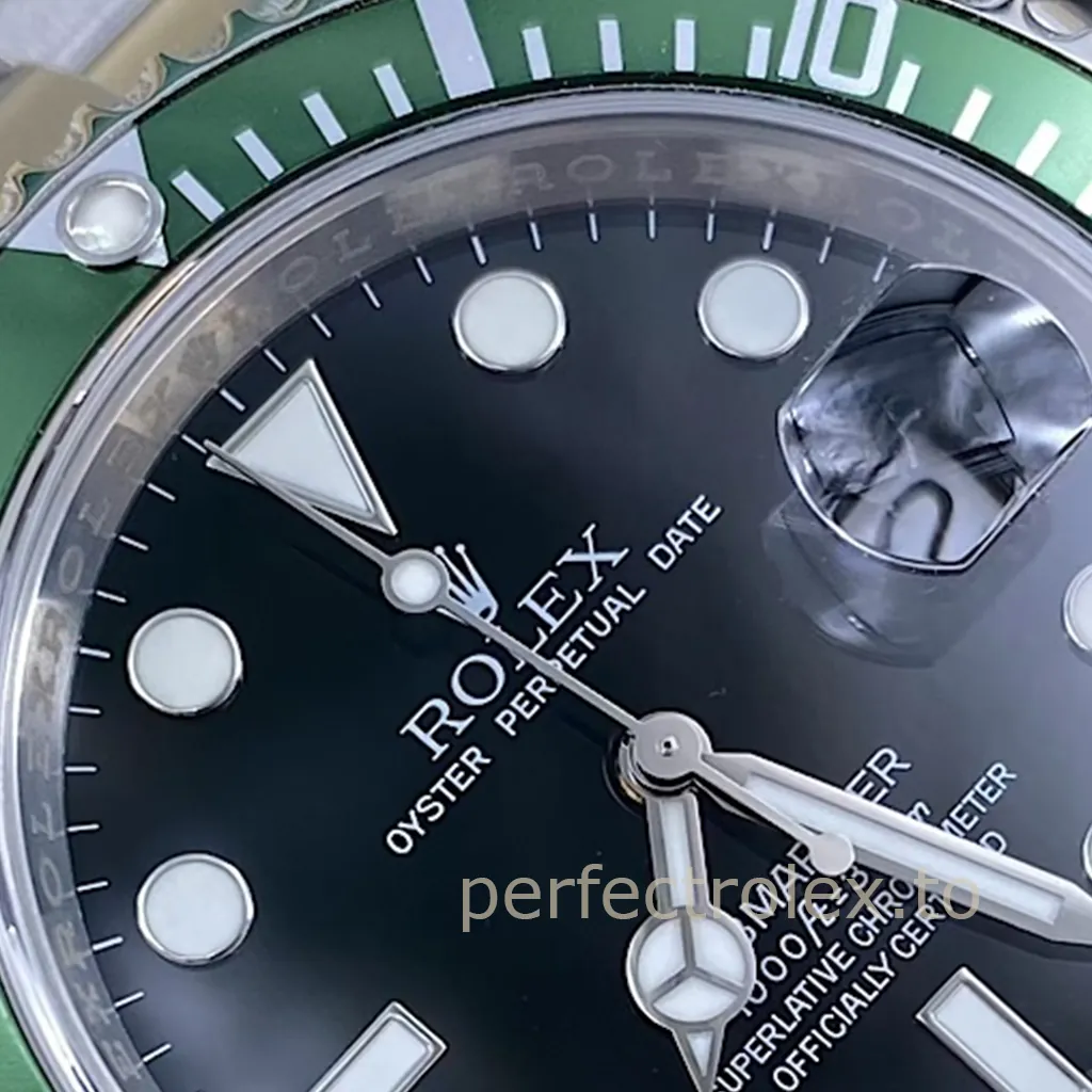 Rolex-Submariner-16610LV-Replica-Watch-40mm-with-904L-Steel-and-3135-Automatic-Movement-Dial-Detail-2