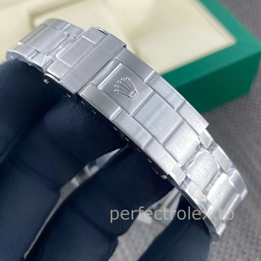 Rolex-Submariner-16610LV-Replica-Watch-40mm-with-904L-Steel-and-3135-Automatic-Movement-Strap-View-1