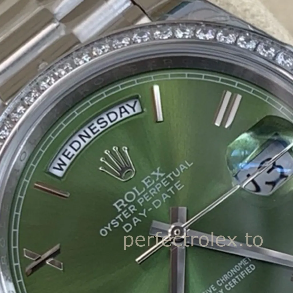 Rolex-Day-Date-228349RBR-0030-Replica-Watch-40mm-Green-Dial-with-904L-Steel-and-3255-Movement-Dial-Detail-2